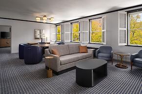 Hilton Orrington / Evanston