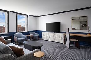 Hilton Orrington / Evanston