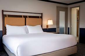 Hilton Orrington / Evanston