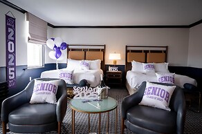 Hilton Orrington / Evanston