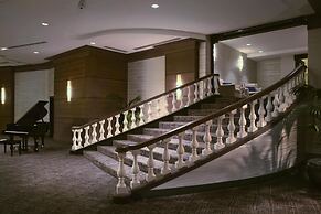 Hilton Orrington / Evanston