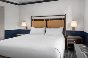 Hilton Orrington / Evanston