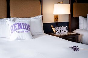 Hilton Orrington / Evanston