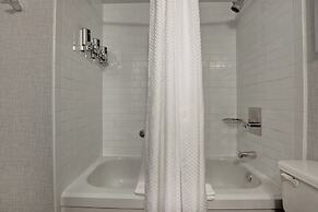 Four Points by Sheraton Toronto Mississauga