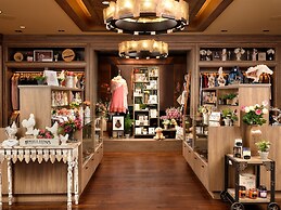 Little America Flagstaff