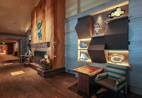 Little America Flagstaff