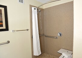 Holiday Inn Hotel & Suites Charleston West by IHG