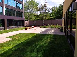 Holiday Inn Hotel & Suites Charleston West by IHG