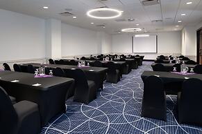 Holiday Inn Hotel & Suites Charleston West by IHG