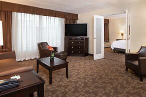 Holiday Inn Hotel & Suites Charleston West by IHG