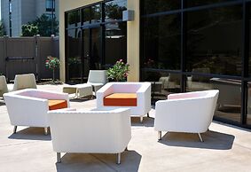 Holiday Inn Hotel & Suites Charleston West by IHG