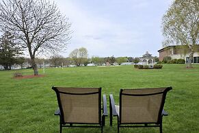 Riverview Inn & Suites
