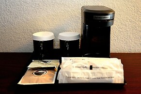Riverview Inn & Suites
