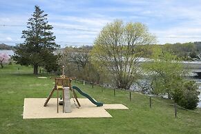 Riverview Inn & Suites