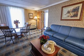 Riverview Inn & Suites