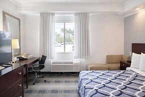 Riverview Inn & Suites