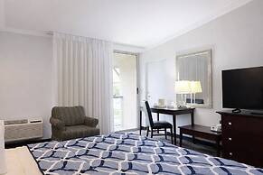 Riverview Inn & Suites