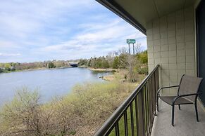 Riverview Inn & Suites