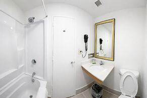 Riverview Inn & Suites