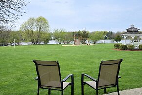 Riverview Inn & Suites