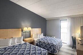 Riverview Inn & Suites
