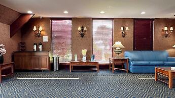 Riverview Inn & Suites
