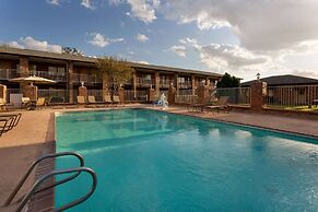 Super 8 by Wyndham Universal City