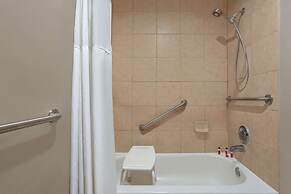 Super 8 by Wyndham Universal City