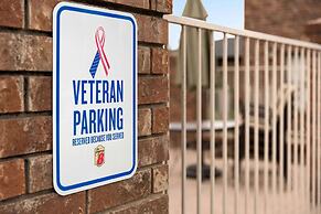 Super 8 by Wyndham Universal City