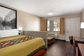Super 8 by Wyndham Universal City
