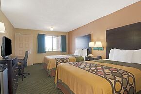 Super 8 by Wyndham Universal City
