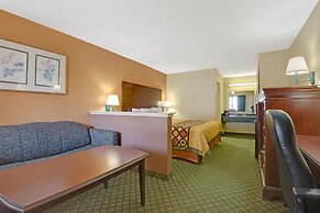 Super 8 by Wyndham Universal City