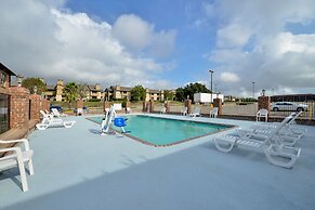 Super 8 by Wyndham Universal City