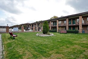 Super 8 by Wyndham Universal City