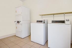 Super 8 by Wyndham Universal City