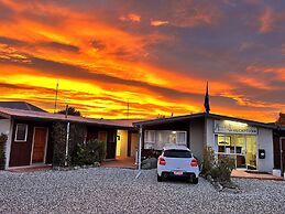 Manuka Crescent Motel