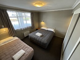 Manuka Crescent Motel