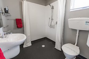 Manuka Crescent Motel