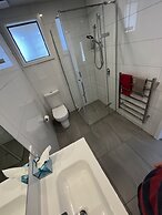 Manuka Crescent Motel