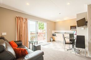 Manuka Crescent Motel