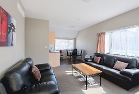 Manuka Crescent Motel