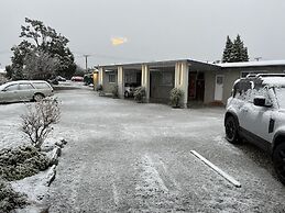 Manuka Crescent Motel