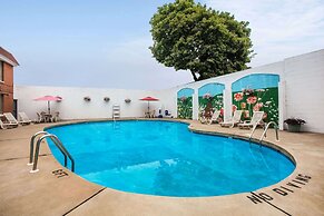 Ramada by Wyndham Ligonier