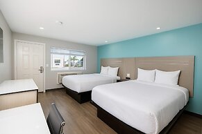 Travelodge by Wyndham LAX