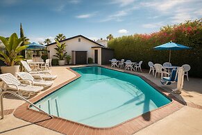 Travelodge by Wyndham LAX