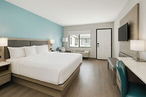Travelodge by Wyndham LAX