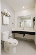 Travelodge by Wyndham LAX