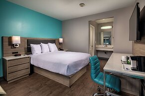 Travelodge by Wyndham LAX