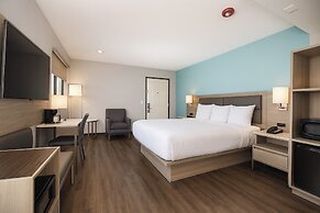 Travelodge by Wyndham LAX