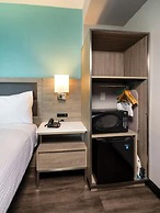 Travelodge by Wyndham LAX